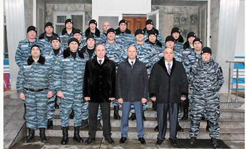 Начальник обласної міліції вручив чергові звання беркутівцям, які перебувають зараз у Києві