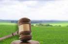 На Хмельниччині суд скасував незаконні накази про виділення 5 га землі приватним особам