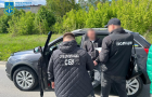На Хмельниччині судитимуть чоловіка за організацію незаконного переправлення ухилянта за кордон