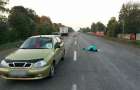 На Хмельниччині під колесами автомобіля загинула 57-річна жінка