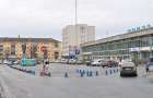 “Хитру” парковку на привокзальній площі Хмельницького зобов’язали демонтувати