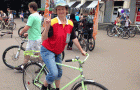 У Хмельницькому тисячна колона велосипедистів заблокувала автомобільний рух