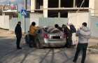 Суд арештував автівку “майданівця”, в якій правоохоронці вилучили мічену валюту