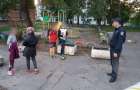 Бабуся прогнала дітей з дитячого майданчика в Хмельницькому, і вони звернулися в поліцію
