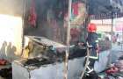 Внаслідок пожежі хмельницького ринку “Дарсон” згоріли два кіоска, пошкоджено – 4
