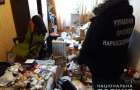 На Хмельниччині поліцейські викрили торговця фальсифікованими препаратами, які спричинили смерть людини