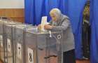 У Хмельницькому проголосувала одна з найстаріших виборців, 96-річна жінка