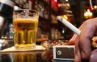 На Хмельниччині сім’ї витрачають на тютюн та алкоголь вдвічі більше, ніж на освіту, відпочинок і культуру
