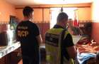На Хмельниччині двоє чоловіків під час перебування у СІЗО «організували» продаж неіснуючих талонів на пальне