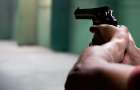 Хулігана, котрий стріляв із револьвера у людей, засудили до 4 років позбавлення волі