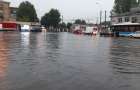 Вирвані люки та затоплені вулиці: у Хмельницькому знову дощить