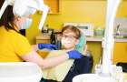 Чому важливо відвідувати стоматолога 2 рази на рік? Чи можна зберегти здоров’я зубів самостійно?