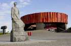 Керівництво облради ініціювало демонтаж пам’ятника Островського у Шепетівці
