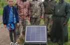 10-річний хлопчик з Шепетівки передав на потреби ЗСУ портативний пристрій на сонячній батареї
