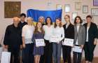 Десять тисяч гривень за 200 балів – у Красилівській громаді відзначили кращих випускників