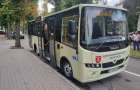 «Має бути порядок» – у Хмельницькому контролерка намагалася вигнати пенсіонерку з комунального автобуса