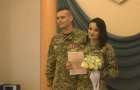 Замість медового місяця – знову на фронт: у Хмельницькому одружилась пара військових