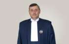 У зв’язку з поданням заяви про відставку звільнено суддю Хмельницького апеляційного суду