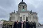У Хмельницькому на території кафедрального собору священники ПЦУ освятили більше 2000 пасок для військових
