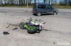 Поблизу Хмельницького автівка зіткнулась з мотоциклом: мотоцикліста госпіталізували
