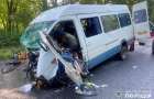 На Хмельниччині сталася смертельна ДТП за участю рейсового мікроавтобуса, серед потерпілих – 6 дітей різного віку