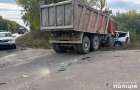 На Хмельниччині водій вантажівки «КАМАЗ» зіткнувся з «Merсedes–Benz 108D», водій буса загинув на місці
