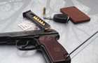 На Хмельниччині мобілізований солдат викрав зі складу та продав два пістолети з набоями