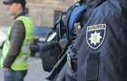 На Хмельниччині правоохоронець, якого звинуватили в отриманні хабаря та зловживанні впливом, отримав 42500 гривень штрафу
