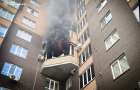 У Хмельницькому горіла квартира в багатоповерхівці: надзвичайники врятували трьох людей, з них двоє дітей