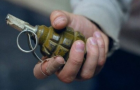 На Хмельниччині суд кваліфікував дії чоловіка, котрий кинув бойову гранату у бік людей, як хуліганство
