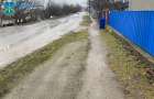 Сільського голову та підприємця на Хмельниччині підозрюють у крадіжці 200 тисяч гривень на ремонті тротуару