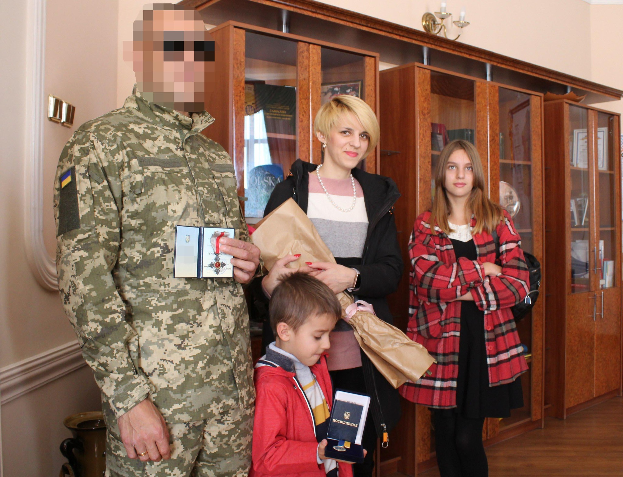 Боєць з Хмельниччини отримав нагороду від Головнокомандувача ЗСУ ...