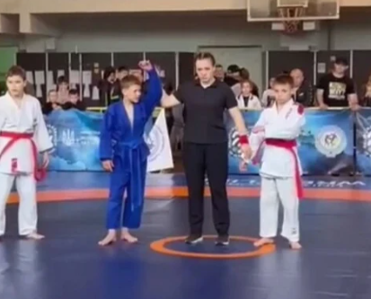Чоловічий вчинок: на чемпіонаті України у Хмельницькому хлопчик відмовився від медалі на користь травмованого опонента