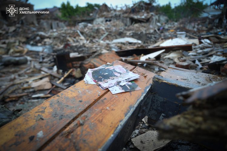 На Хмельниччині від ракетного обстрілу загинуло четверо людей, зруйновано шість житлових будинків