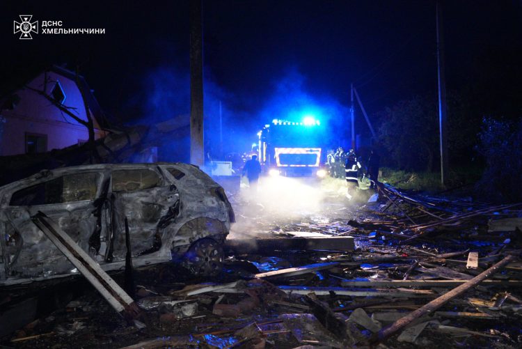 На Хмельниччині від ракетного обстрілу загинуло четверо людей, зруйновано шість житлових будинків