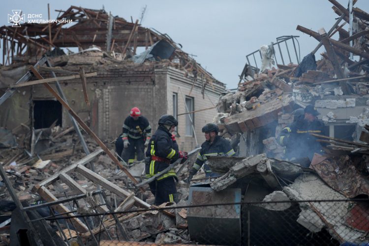 На Хмельниччині від ракетного обстрілу загинуло четверо людей, зруйновано шість житлових будинків