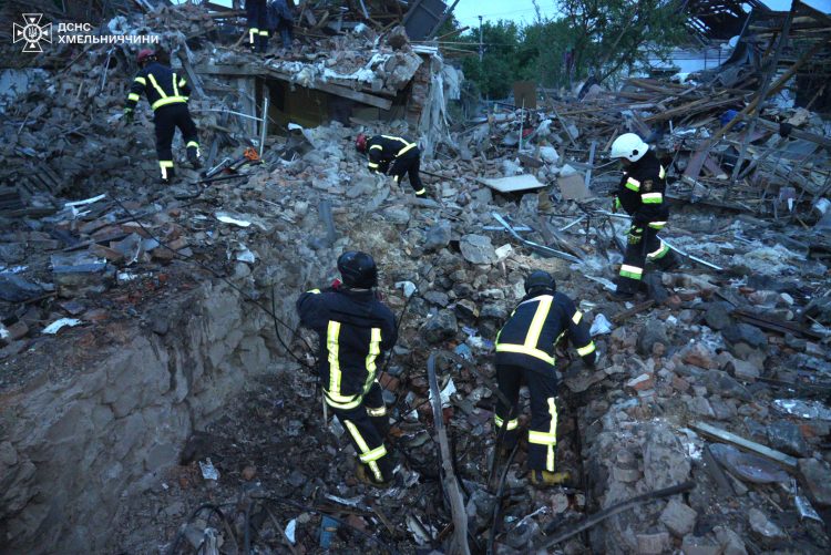 На Хмельниччині від ракетного обстрілу загинуло четверо людей, зруйновано шість житлових будинків