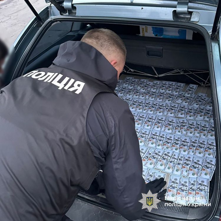 На Хмельниччині суд покарав іспитовим терміном та штрафом підприємицю, яка за 500 тисяч обіцяла «оформити» інвалідність