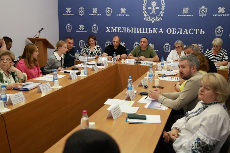 У Хмельницькій ОВА обговорили соціальні ініціативи та підтримку громад