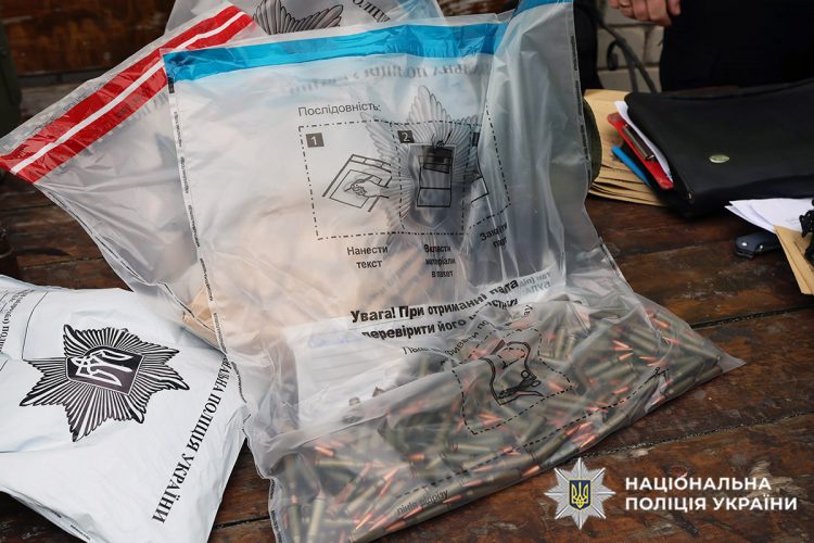 Поблизу Хмельницького виявили арсенал боєприпасів у дачному будинку — затримано ексвійськового