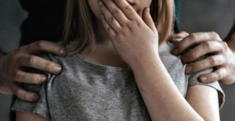 На Хмельниччині чоловіка засудили за розбещення малолітніх, але він уник тюрми