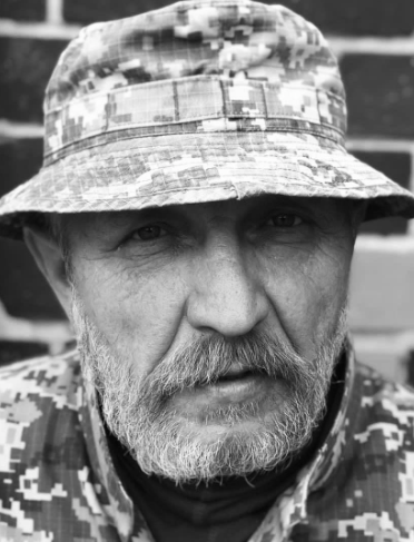 У громаді на Хмельниччині попрощалися із 64-річним капітаном ЗСУ