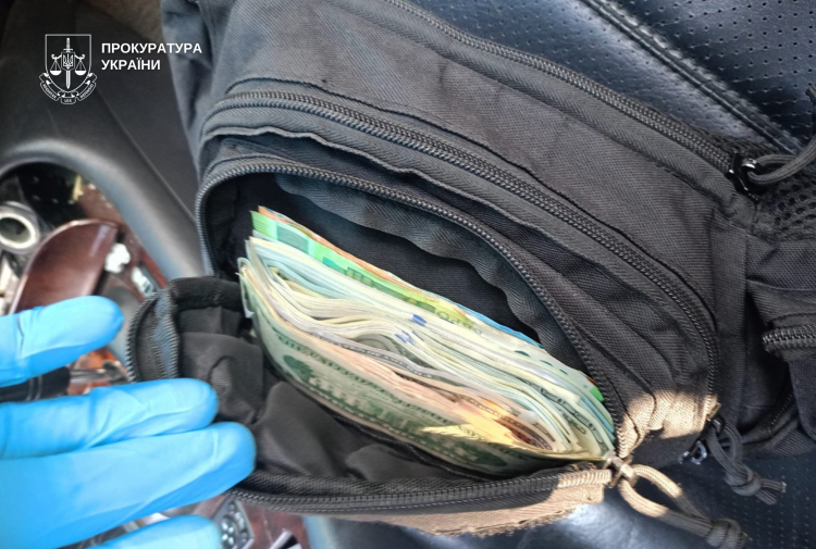 На Хмельниччині затримали банду розбійників, які напали на будинок літнього чоловіка