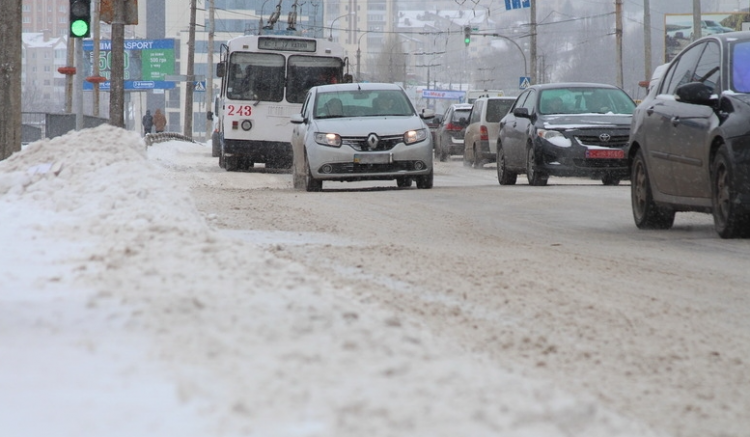 У Хмельницькому підготували понад 7 тисяч тонн протиожеледних матеріалів для зимового утримання доріг
