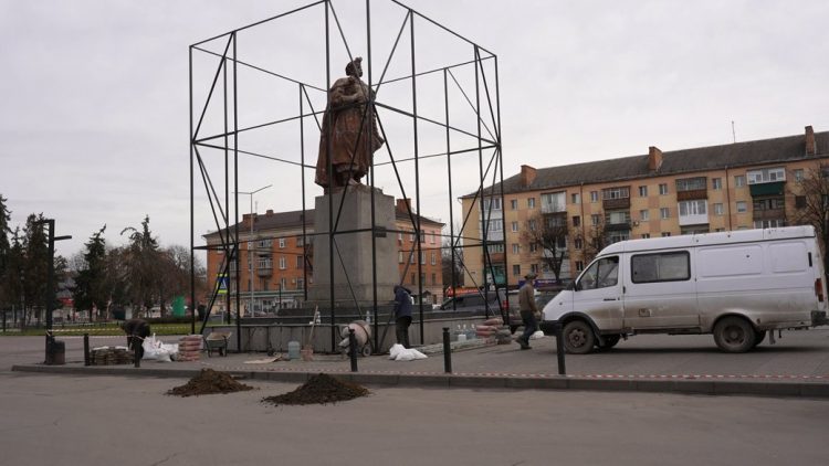 Пам’ятник Богдану Хмельницькому на Привокзальній площі «законсервують»: вартість робіт – 200 тисяч гривень