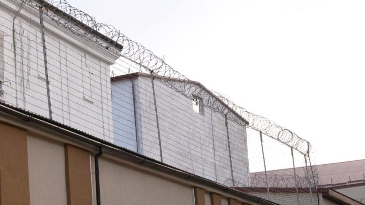 З Хмельницького СІЗО добровільно вступили до лав ЗСУ 53 арештанти — більшість з них раніше були у СЗЧ