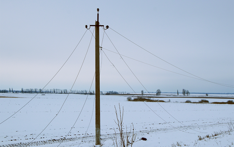 На Хмельниччині через негоду пошкоджено обладнання електромереж: є відключення