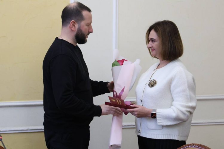 Визнання держави: кращим представникам Хмельниччини вручили державні нагороди та відзнаки