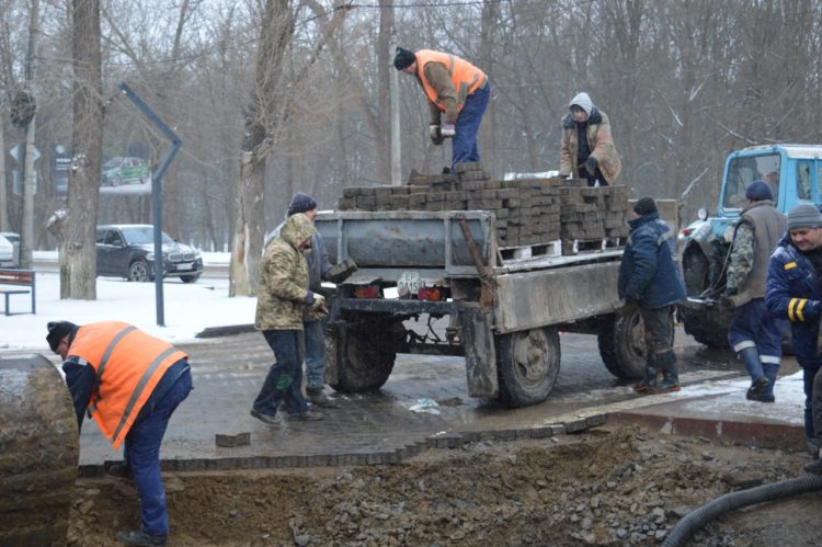У Хмельницькому через порив водопроводу без води декілька мікрорайонів