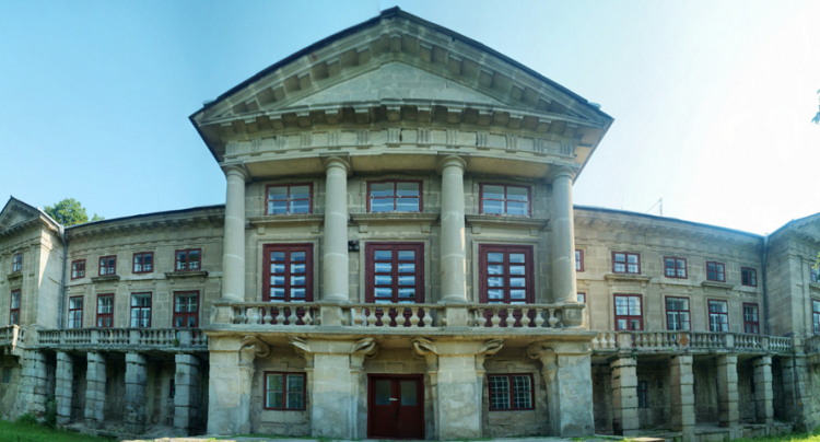 На Хмельниччині через зношену систему опалення постраждав палац XVIII століття